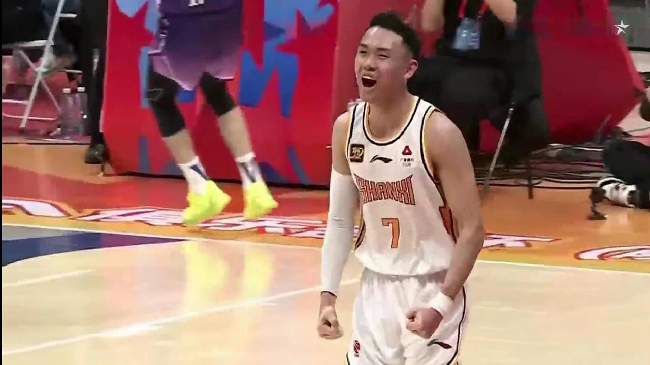 山西男篮迅速反击，奋力拼搏